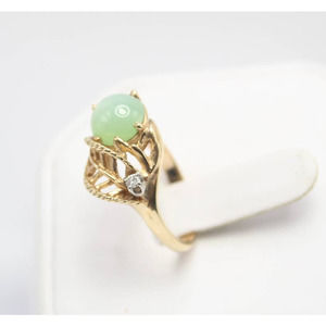 14K Yellow Gold Women's  Ring With Star Saphire and Chip Size 6.5